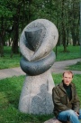 Marijonas Šlektavičius
Ryšys 2, 1987, akmuo, h 220 cm